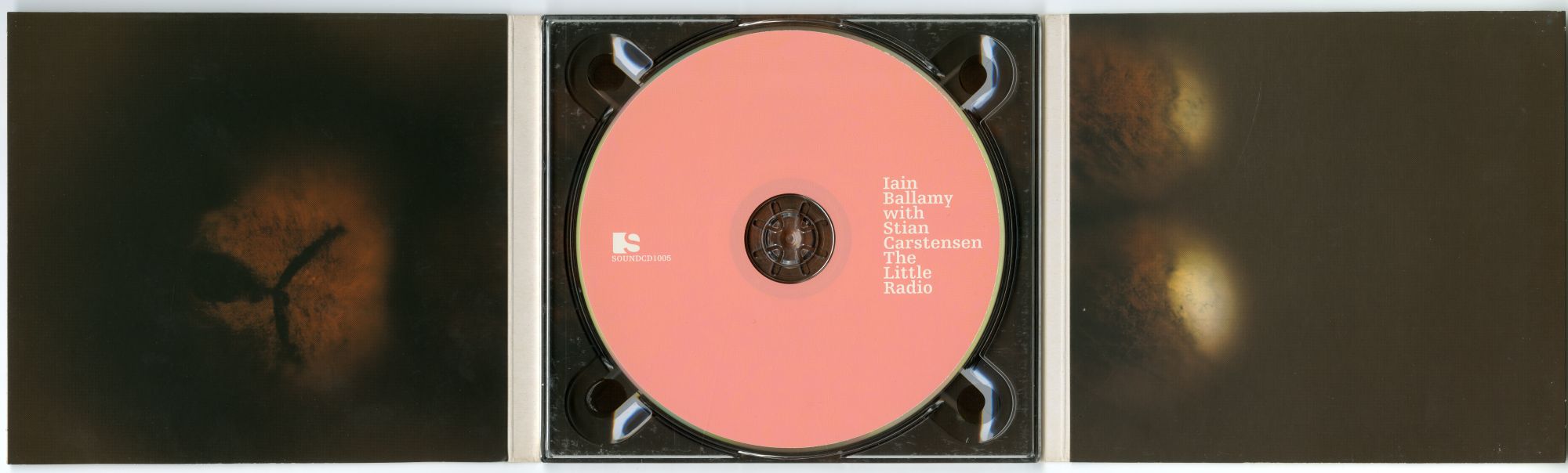 Iain Ballamy With Stian Carstensen『The Little Radio』（2004年、	Sound Recordings）02